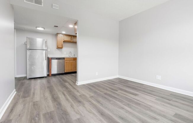 2 beds, 2 baths, $895, Unit 305