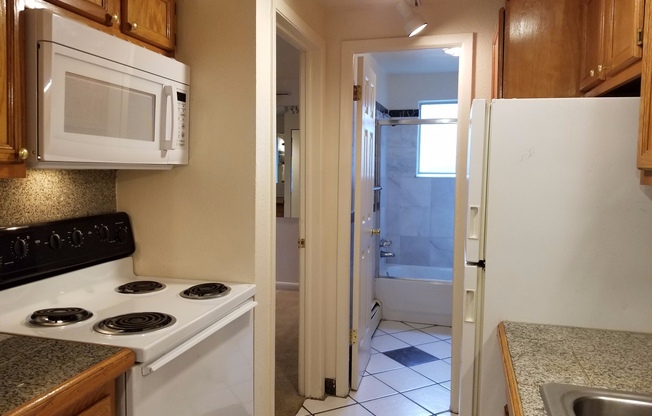 2 beds, 1 bath, 650 sqft, $1,930, Unit 680-101