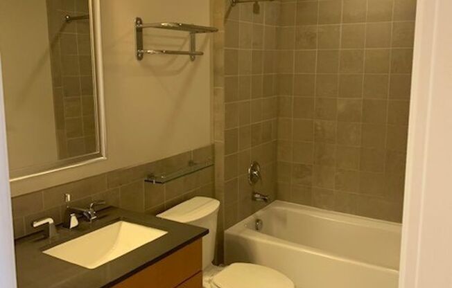 1 bed, 1 bath, $2,350, Unit 624