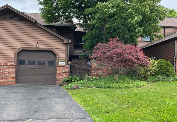 1105 OLD FARM RD
