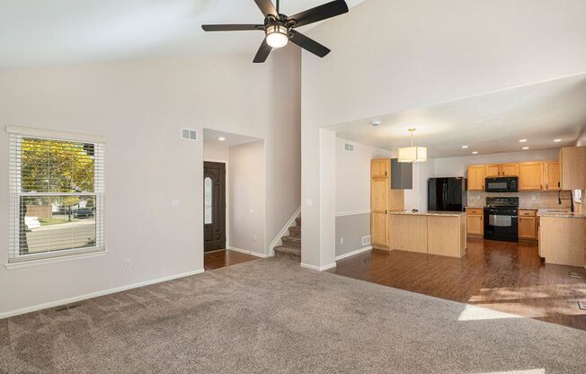 Picture Perfect 3 Bedroom 3 Bath home in Highlands Ranch!