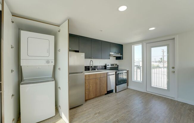 Duplet at Hillcrest | 3BR/3BA Homes + Two-Level Studio Lofts in Hillcrest & Onsite Parking