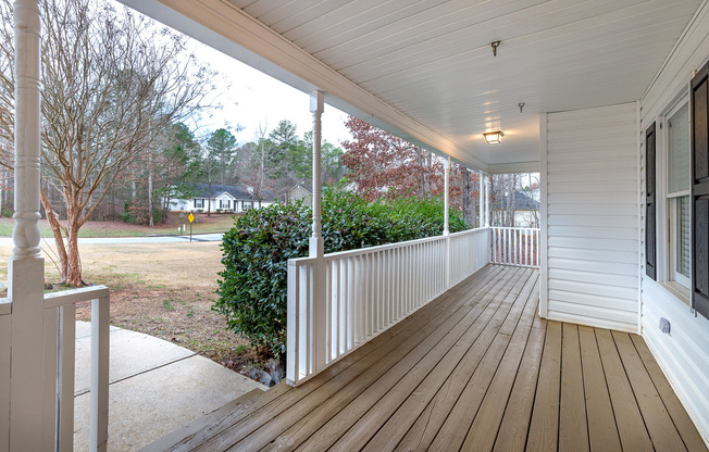 Charming 3-Bedroom Ranch Home with Deck and Spacious Backyard in Covington, GA