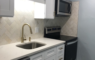 1 bed, 1 bath, 722 sqft, $2,495, Unit 24