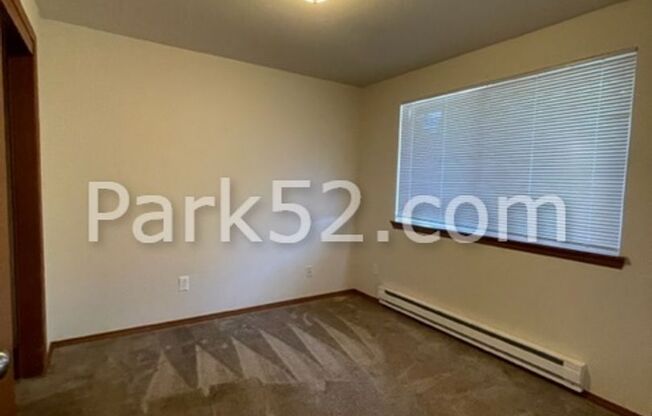 2 beds, 1 bath, $1,695