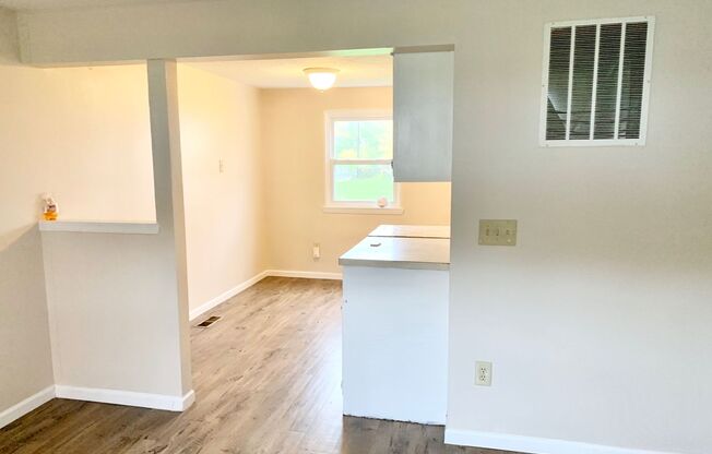 2 beds, 1 bath, 850 sqft, $925, Unit 2833