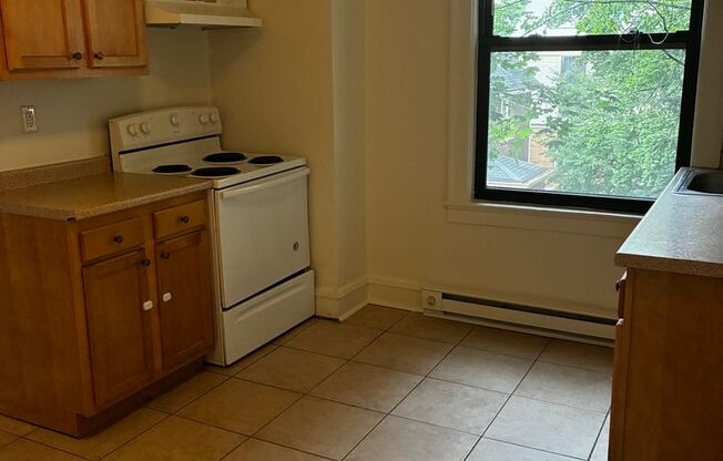 2 beds, 1 bath, 820 sqft, $1,479, Unit 7227 Penn Ave. #3B