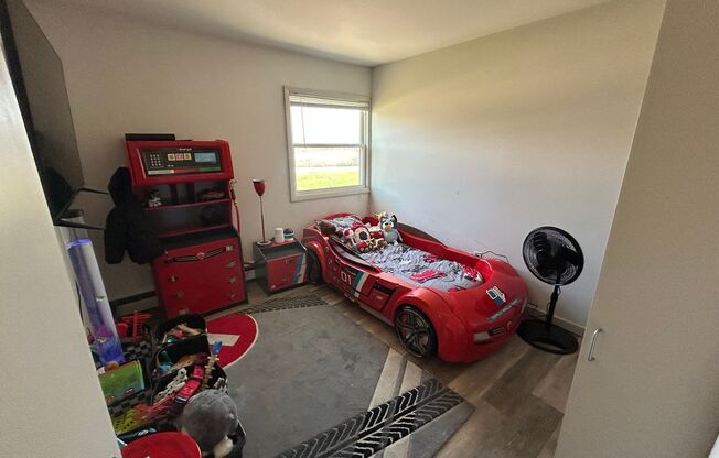 2 beds, 1 bath, $1,395, Unit 103