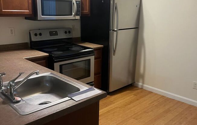 2 beds, 1 bath, $2,000