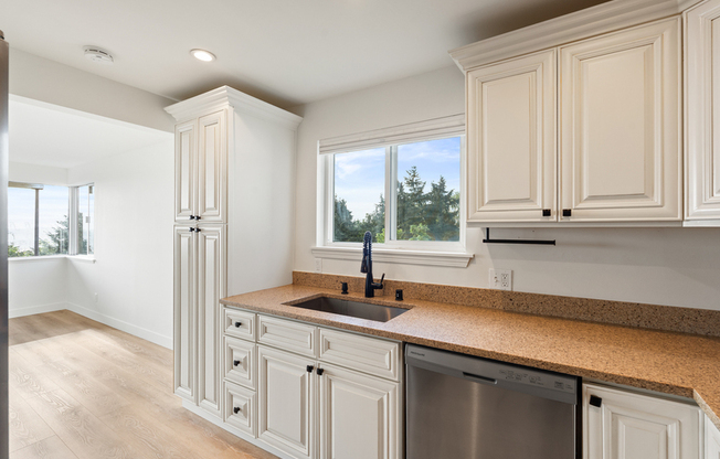 2410 37 AVE SW
