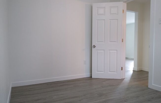 2 beds, 1 bath, $1,875, Unit 5210 Carr St