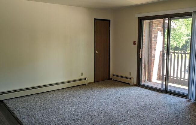 2 beds, 1 bath, 970 sqft, $1,099, Unit FB 3015