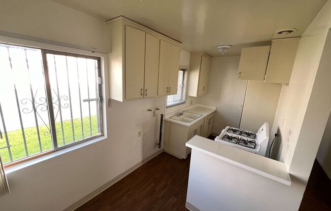 Sastre Apts &amp; House