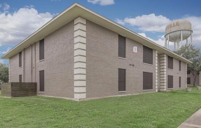 ONE, TWO, AND THREE BEDROOM APARTMENTS FOR RENT IN BEEVILLE, TX