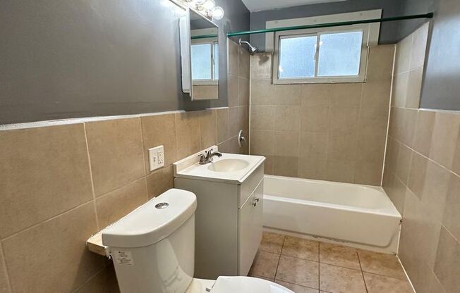 4 beds, 1 bath, $2,000, Unit 22 Wendell Place 1st Fl