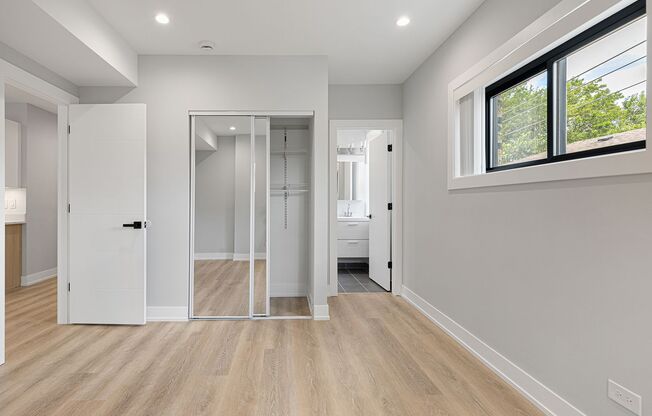 3 beds, 2 baths, 894 sqft, $2,750, Unit 1548-2A