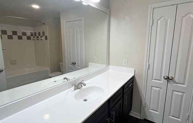 2 beds, 2 baths, 1,260 sqft, $1,715