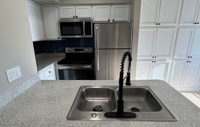 1 bed, 1 bath, 800 sqft, $1,575, Unit 7324-208