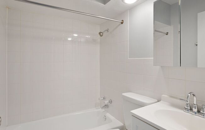 1 bed, 1 bath, 492 sqft, $1,775, Unit 340