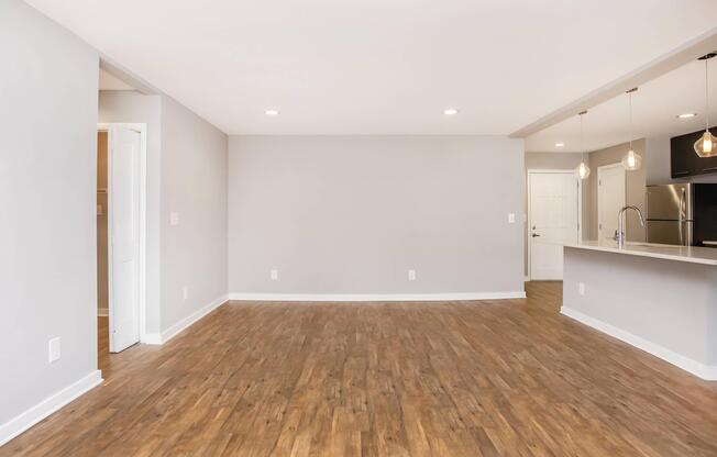 1 bed, 1 bath, 939 sqft, $1,675