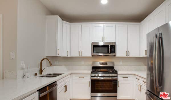 2 beds, 3 baths, 1,146 sqft, $4,358, Unit 1-316