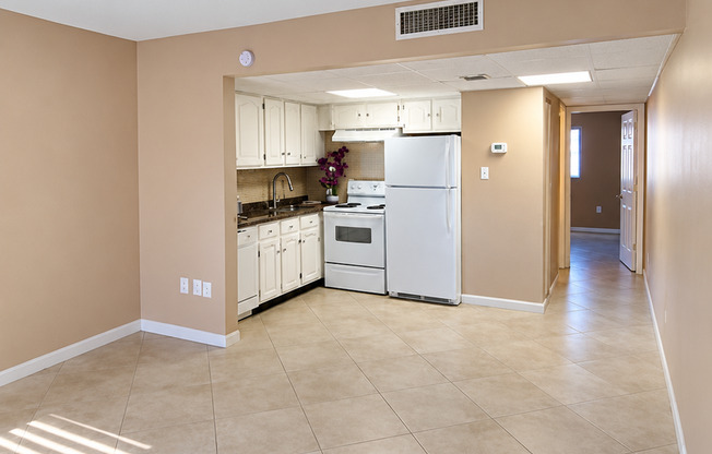 Charming 1-Bedroom Condo in Clearwater – Convenient Location Near Shopping and Beaches