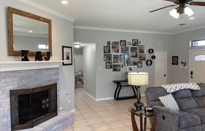 Spacious 4 bed, 2 bath home in College Station!