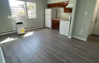 2 beds, 1 bath, $795, Unit 09