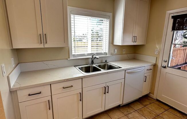 SILVER STRAND BLVD DUPLEX