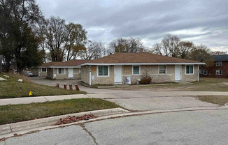 2075 2079 IMPERIAL LN