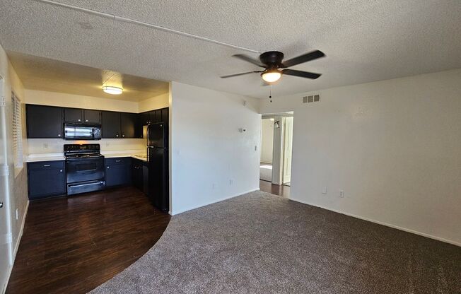 2 beds, 1 bath, 880 sqft, $1,195, Unit 208