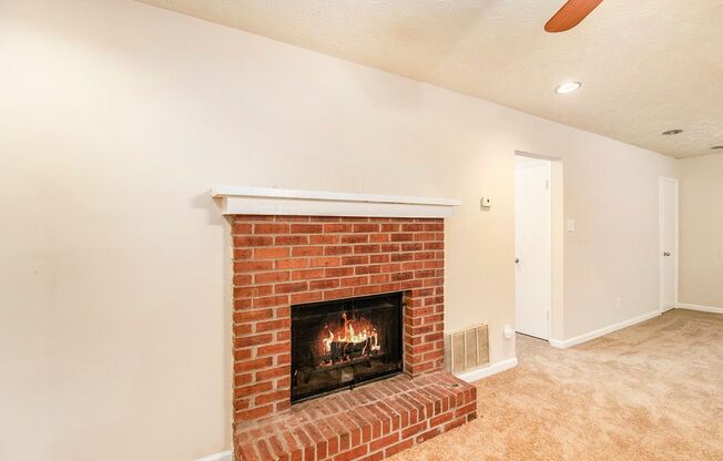 3 bdrm, 2 bath in Stonecrest!