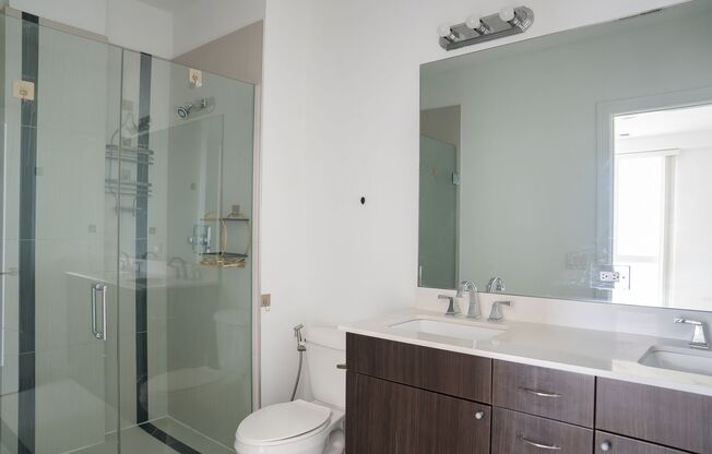 2 beds, 2 baths, 1,000 sqft, $2,225, Unit 4730-403