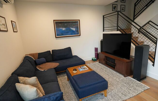 Bright Ballard Townhome – 2BR/2BA, 1,270 sf, Rooftop Deck + Parking