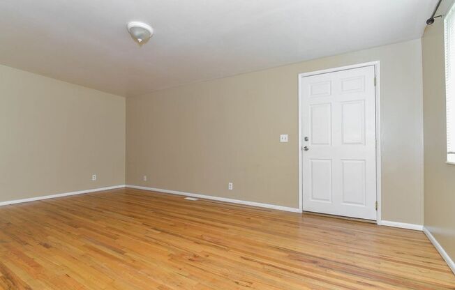 Beautiful duplex for rent with carport