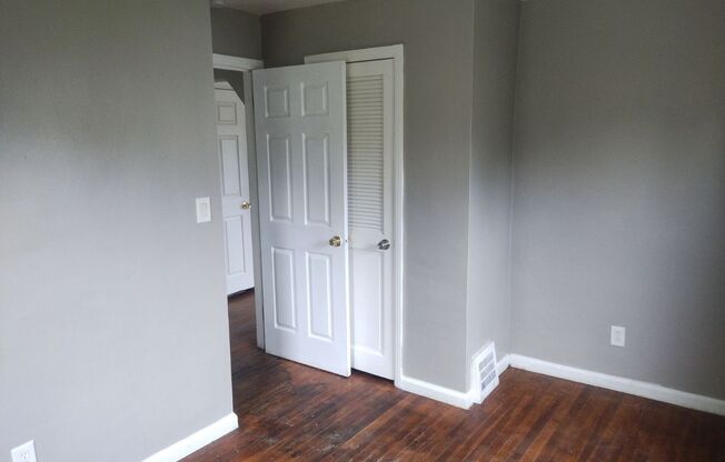 2 beds, 1 bath, $1,350