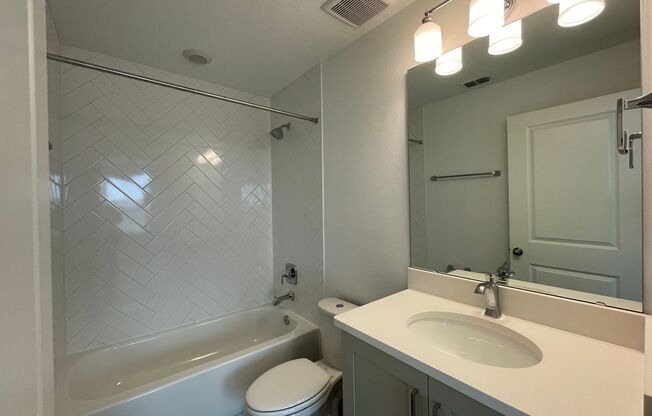 3 beds, 3.5 baths, $3,050
