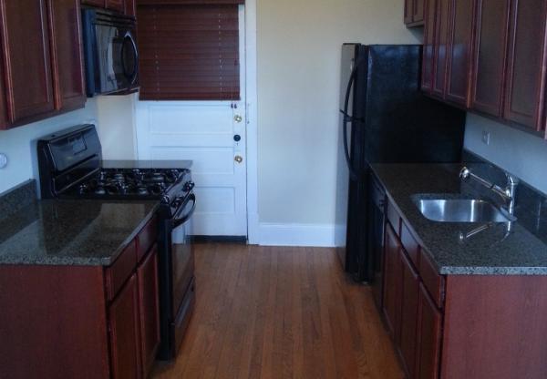 209 Chicago Ave., Unit 2