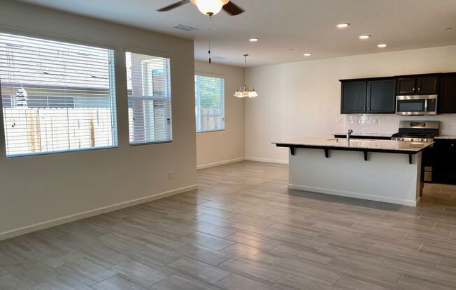 $2,295 Locan & Ashlan, 3 Bedroom - Traverse Ln, Clovis