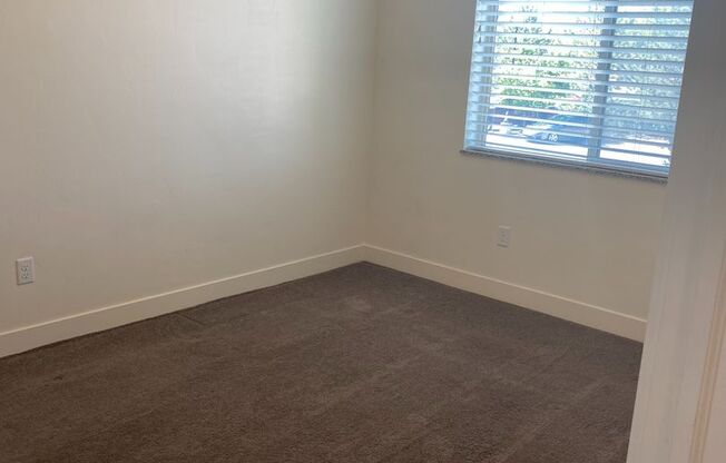 2 beds, 2 baths, 964 sqft, $1,550, Unit 332