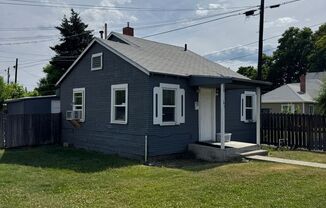 2bd/1ba House Near Davis High School!