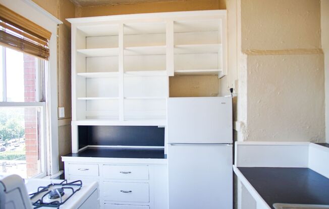 Studio, 1 bath, $1,025, Unit 63