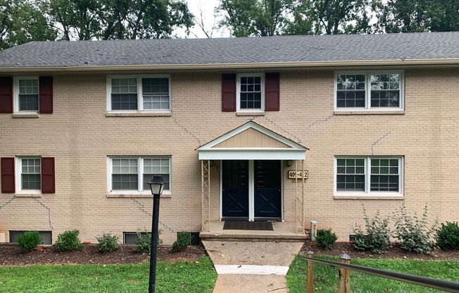 2 beds, 1 bath, 800 sqft, $899, Unit 404