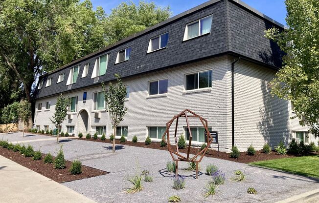 2 beds, 1 bath, 650 sqft, $1,375, Unit 26