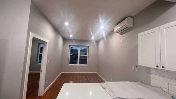 5422 5 AVE