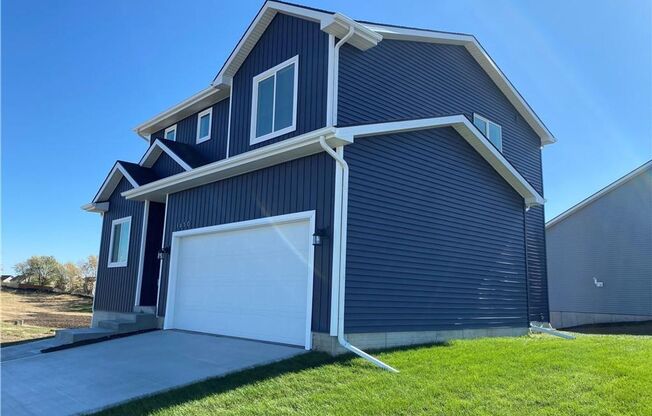 Spacious 3 Bed, 2.5 Bath Home in Norwalk – 1707 Ashwood Ave