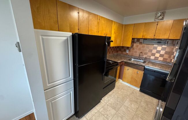 1 bed, 1 bath, 725 sqft, $1,095, Unit Unit 11