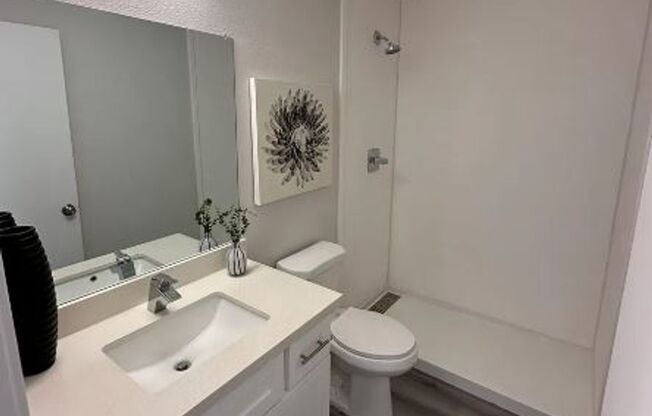 3 beds, 2 baths, 950 sqft, $1,895, Unit 13