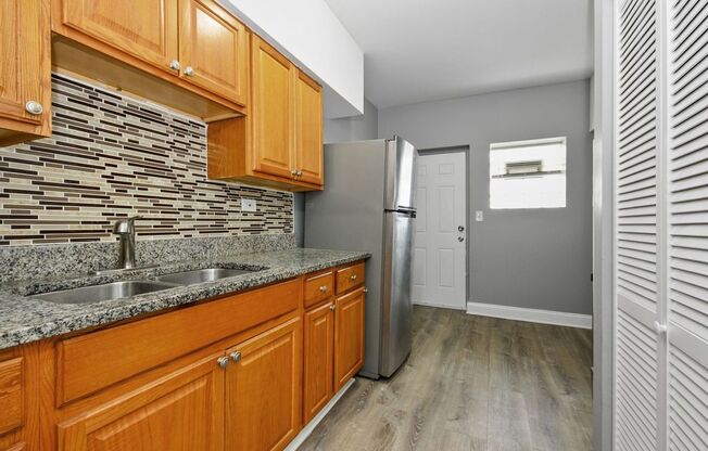 2 beds, 1 bath, 550 sqft, $1,630, Unit 4242 - 3W