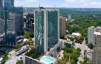 One bedroom condo located in heart of Buckhead!